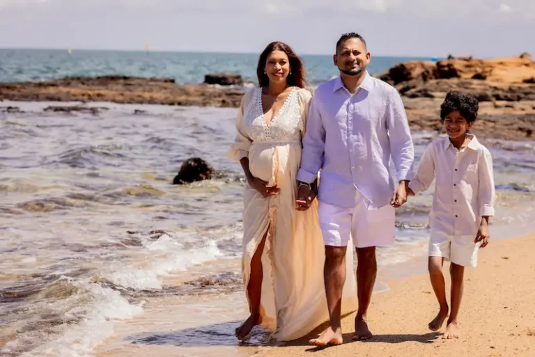 maternity photoshoot in beach